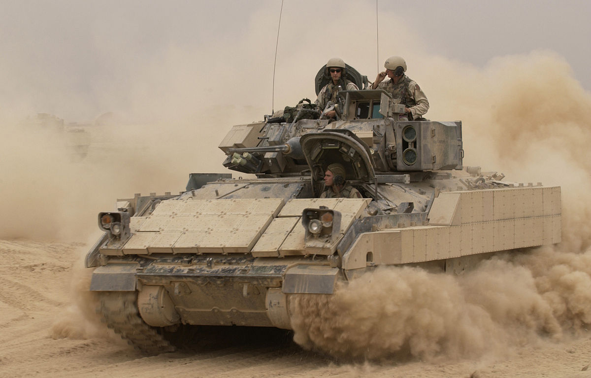 1200px-M2a3-bradley07.jpg
