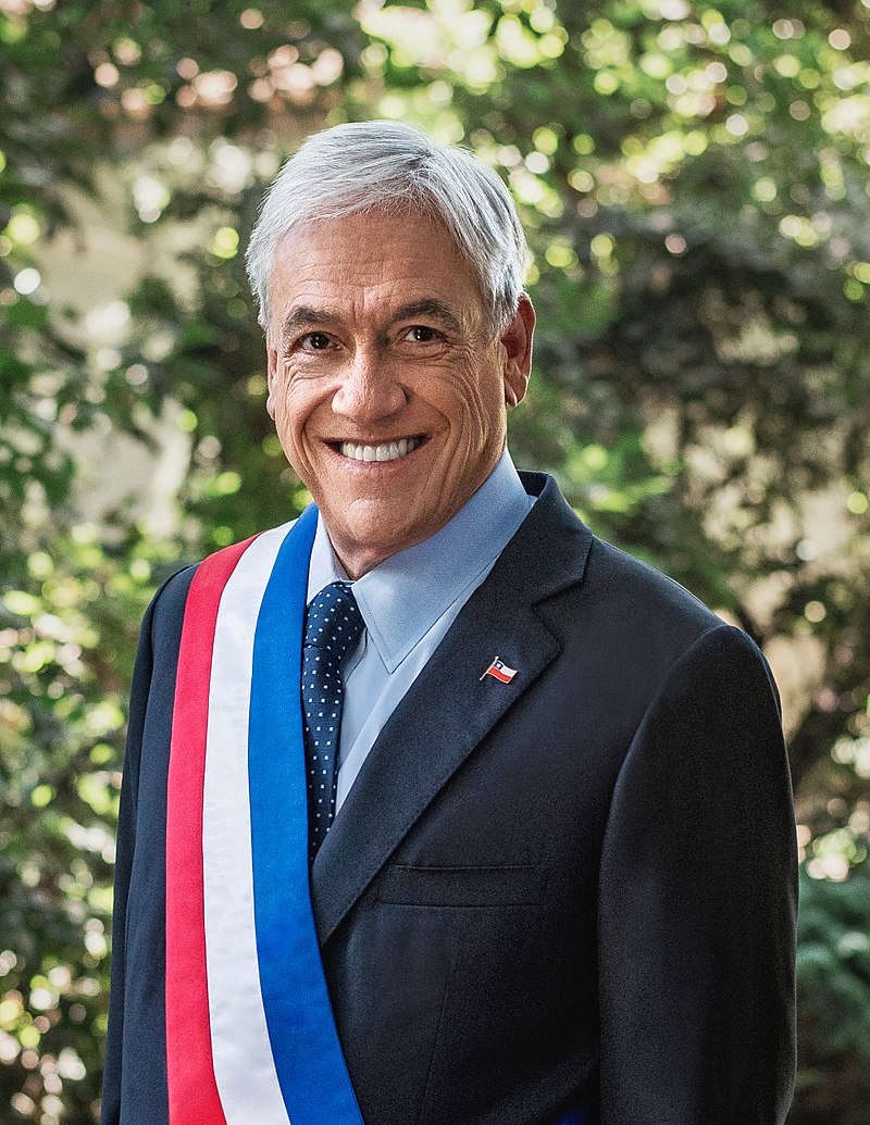 800px-Retrato_Oficial_Presidente_Piñera_2018.jpg
