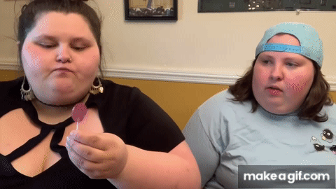 AMERICANS_TRY_JAPANESE_SNACKS_PART_2.gif