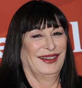 Anjelica Huston.jpg