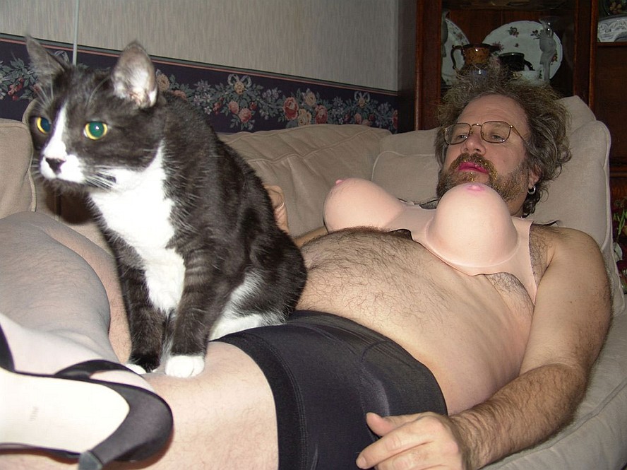catwithgreeneyes.jpg
