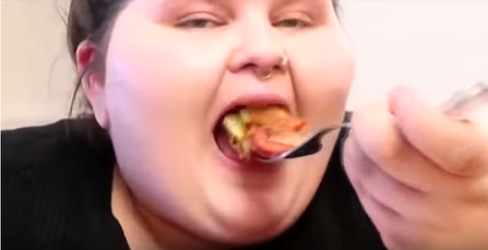 703431