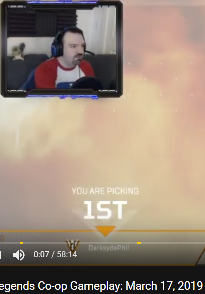 699979