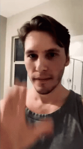 F04C24A7-E0A2-4968-BCD4-DA803D3D40EA.gif