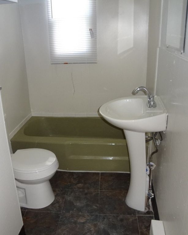guntoilet.jpg