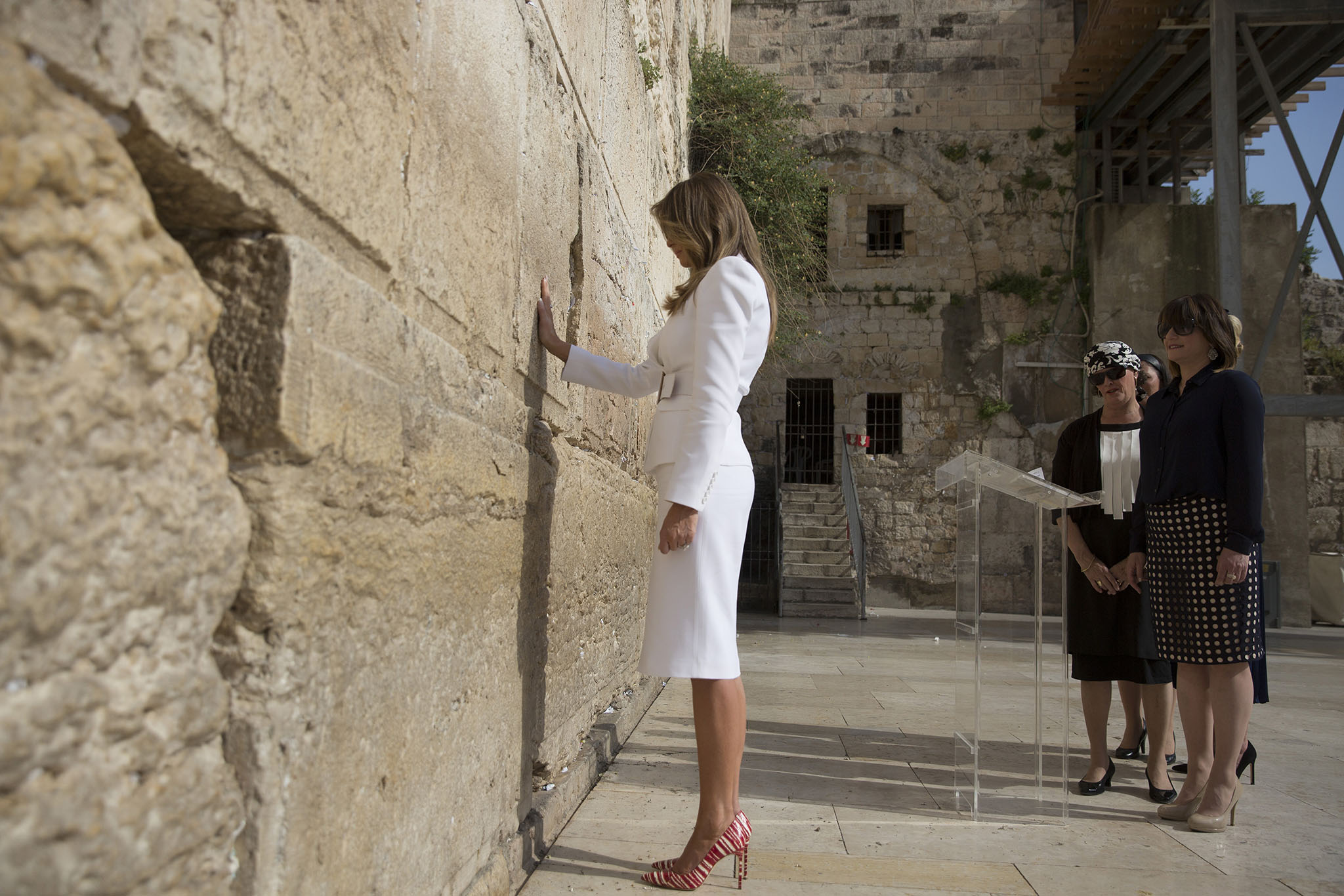 melaniatrumpwailingwall.jpg