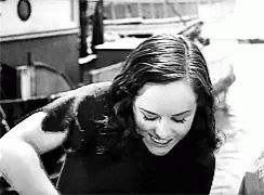 paulette-goddard-look-up.gif