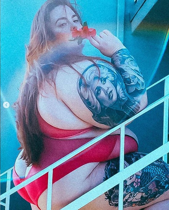 tessswimsuit4.jpg