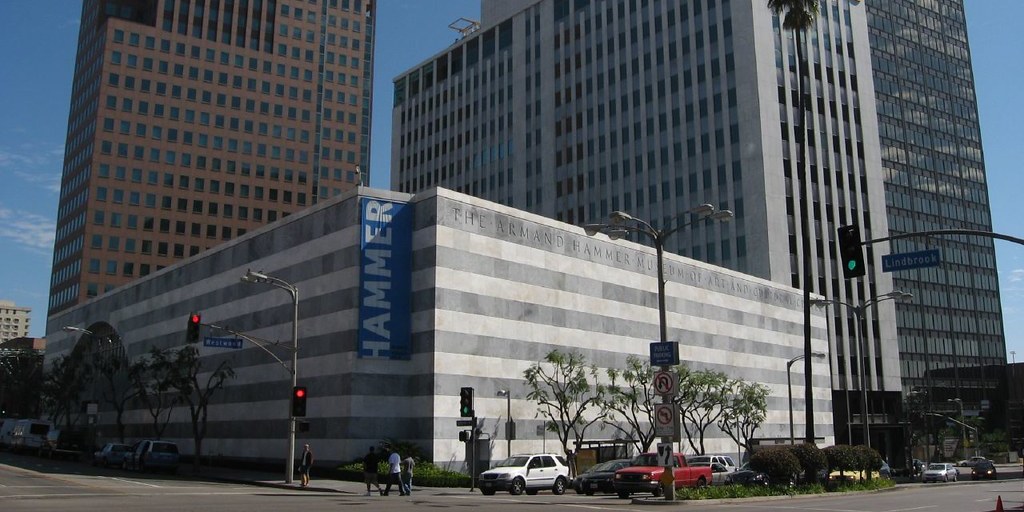 www.artforum.com