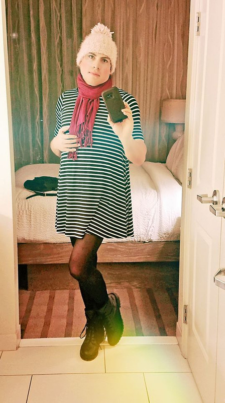 selfiegirl.jpg