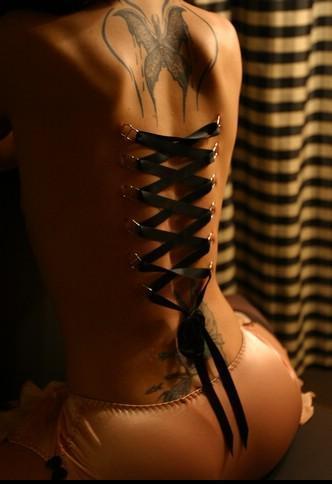 f_BodyPiercinm_e433bee.jpg