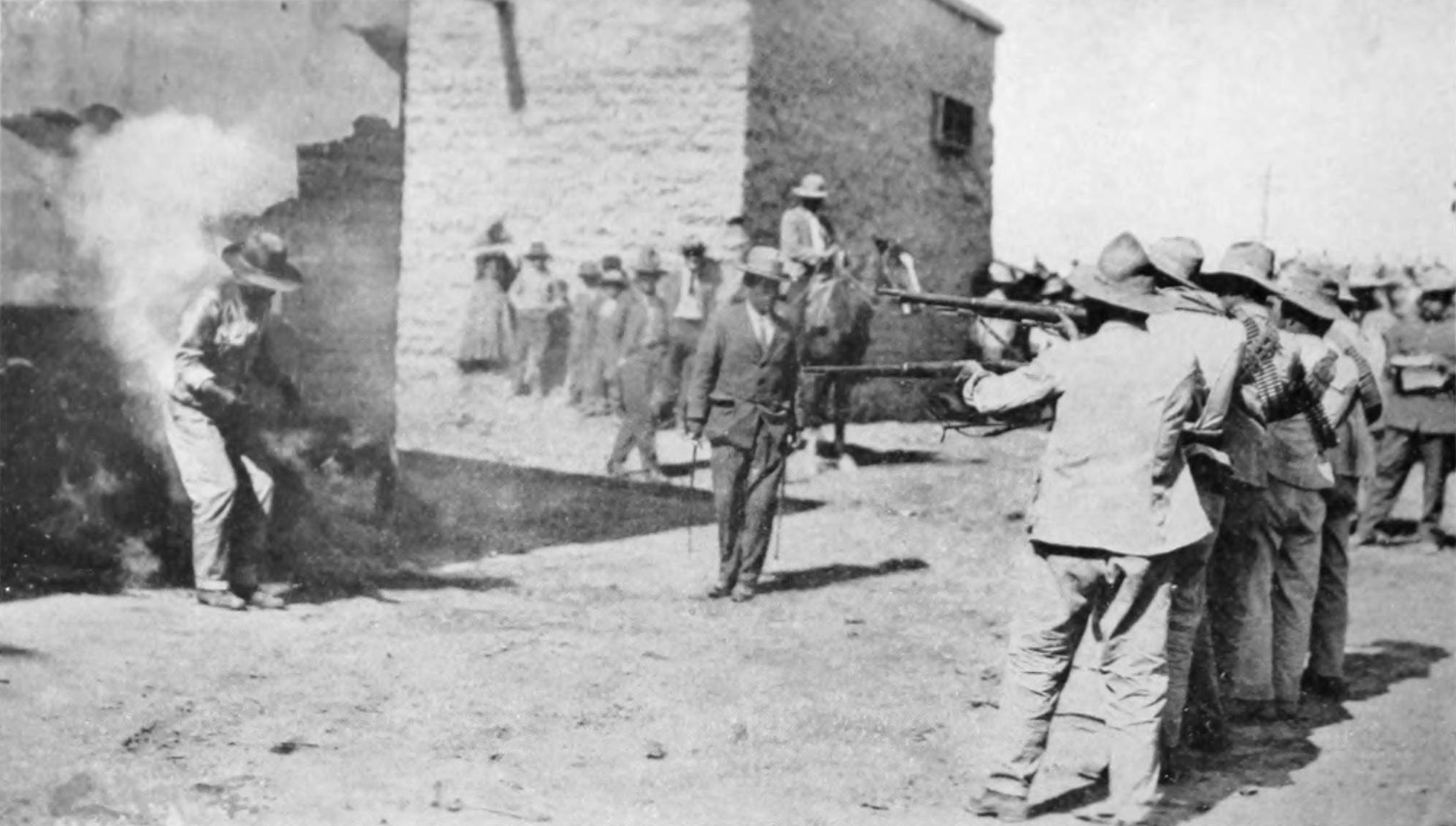 Mexican_execution,_1914.jpg