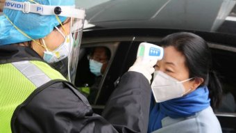 Who's at risk from coronavirus, and how does it spread?'s at risk from coronavirus, and how does it spread?