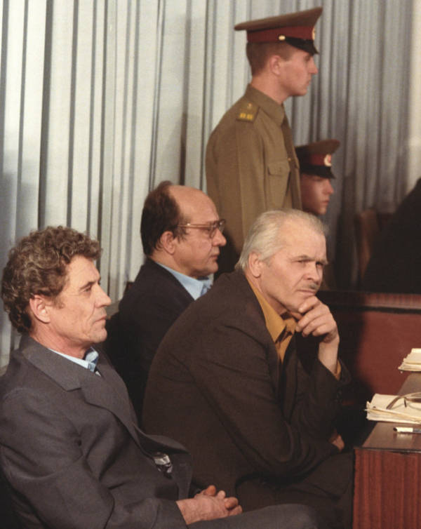 anatoly-dyatlov-at-trial.jpg